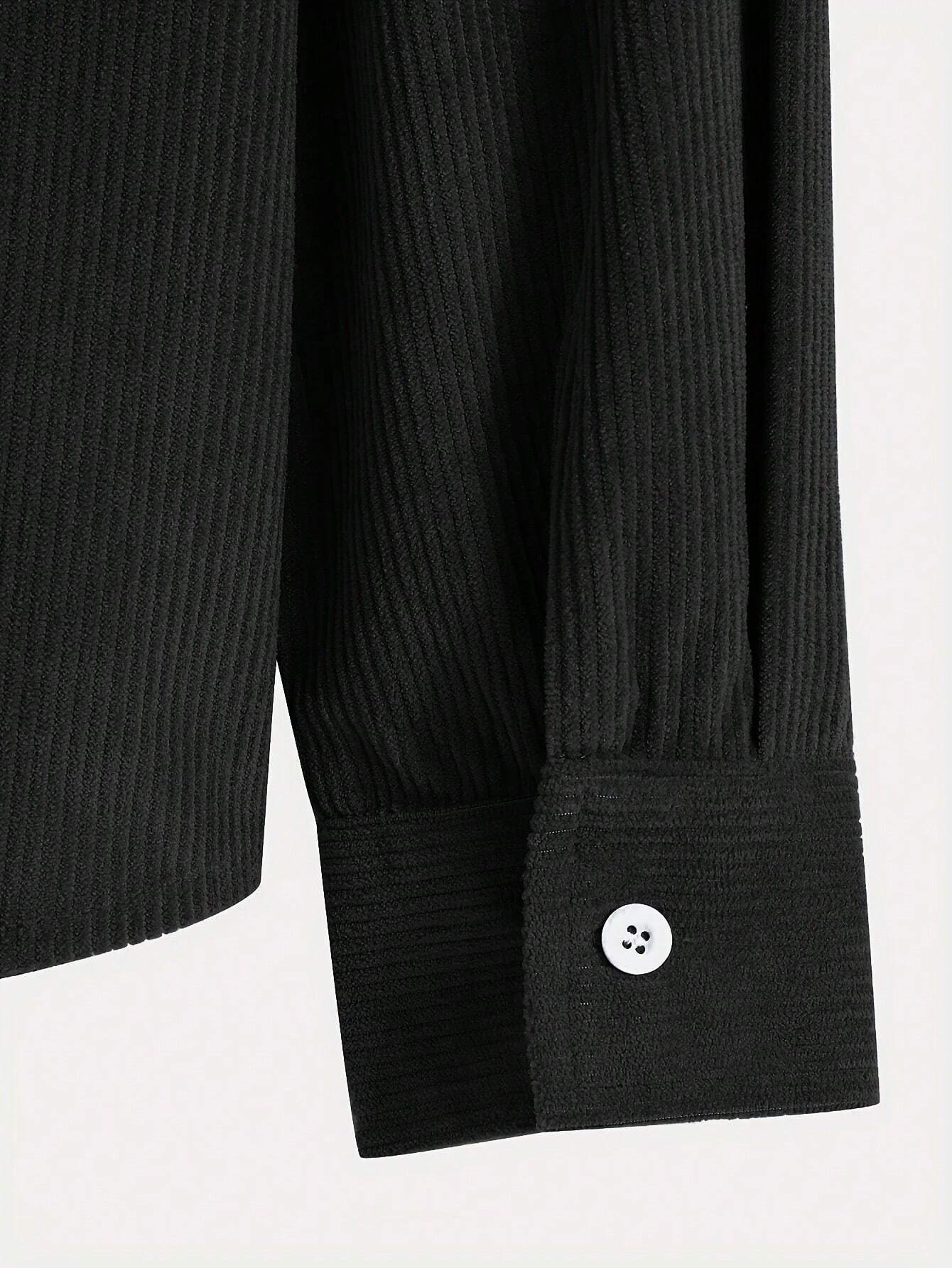 طقم رجالي عصري بقطعتين – سترة أنيقة بقبعة وأزرار مع حزام خصر وجيوب مائلة، مثالي لإطلالة يومية مريحة في فصول الربيع والخريف والشتاء.