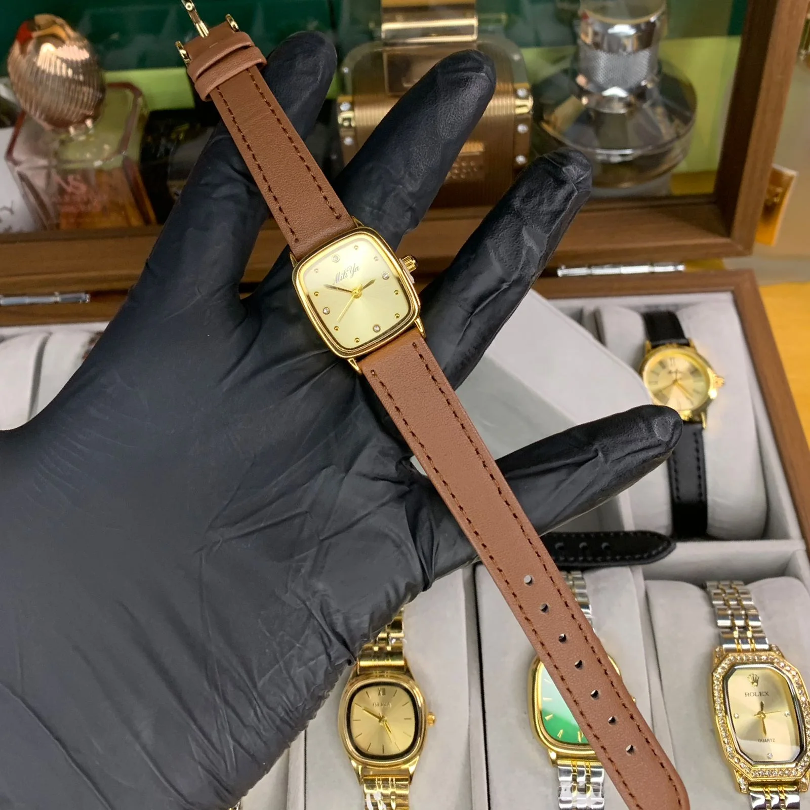 ساعات جلدية