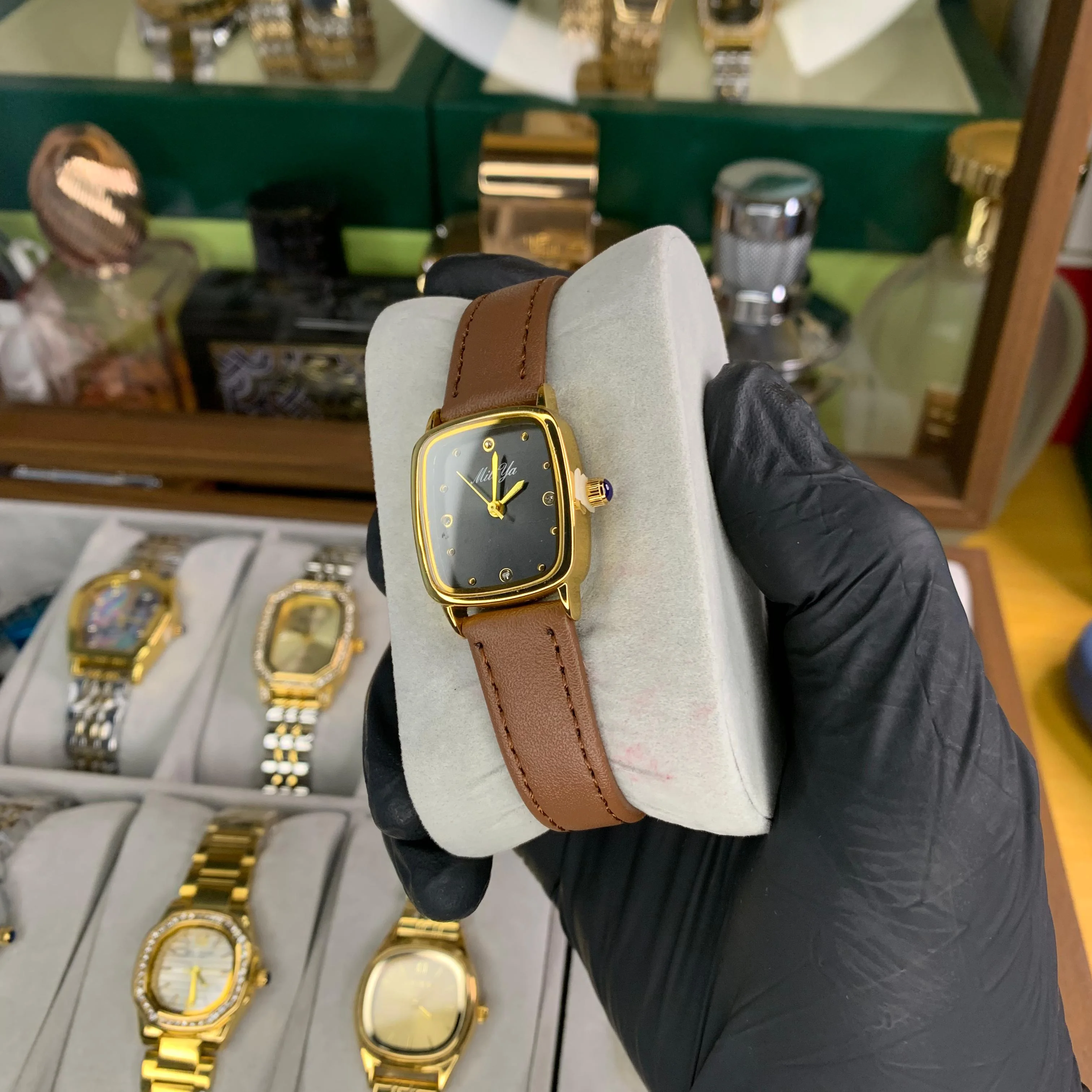 ساعة نسائية miliya جلد