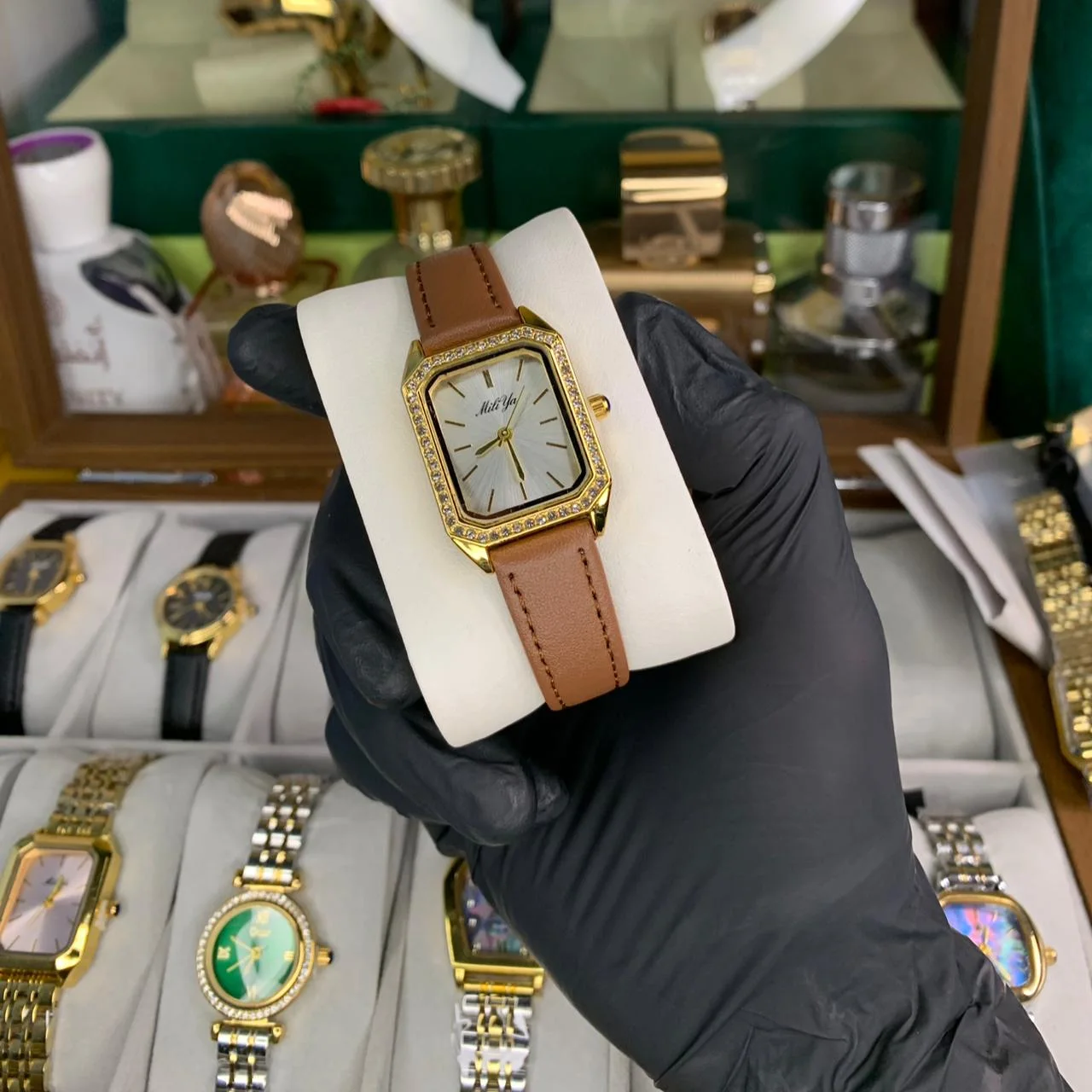 ساعة نسائية miliya جلد