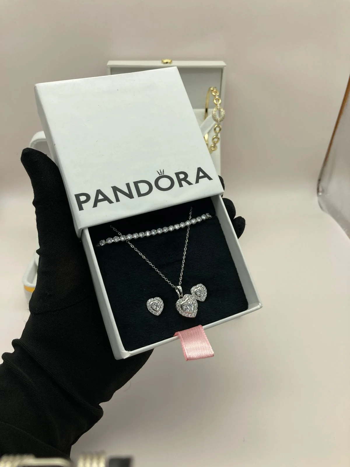 طقم نسائي أنيق