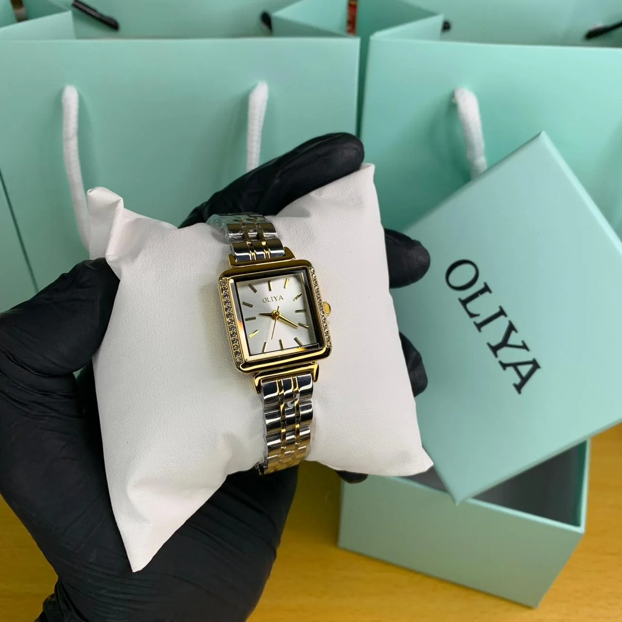 ساعة نسائية OLIYA