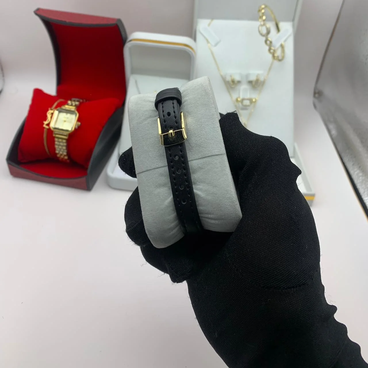 ساعة نسائية miliya جلد