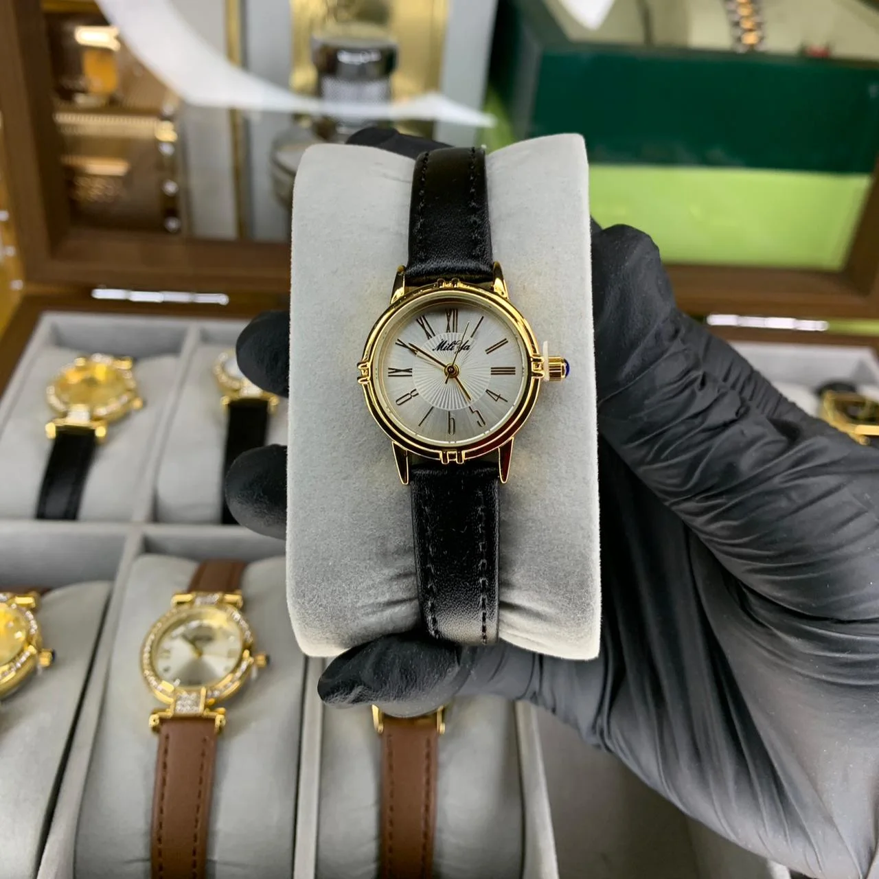 ساعة نسائية miliya جلد
