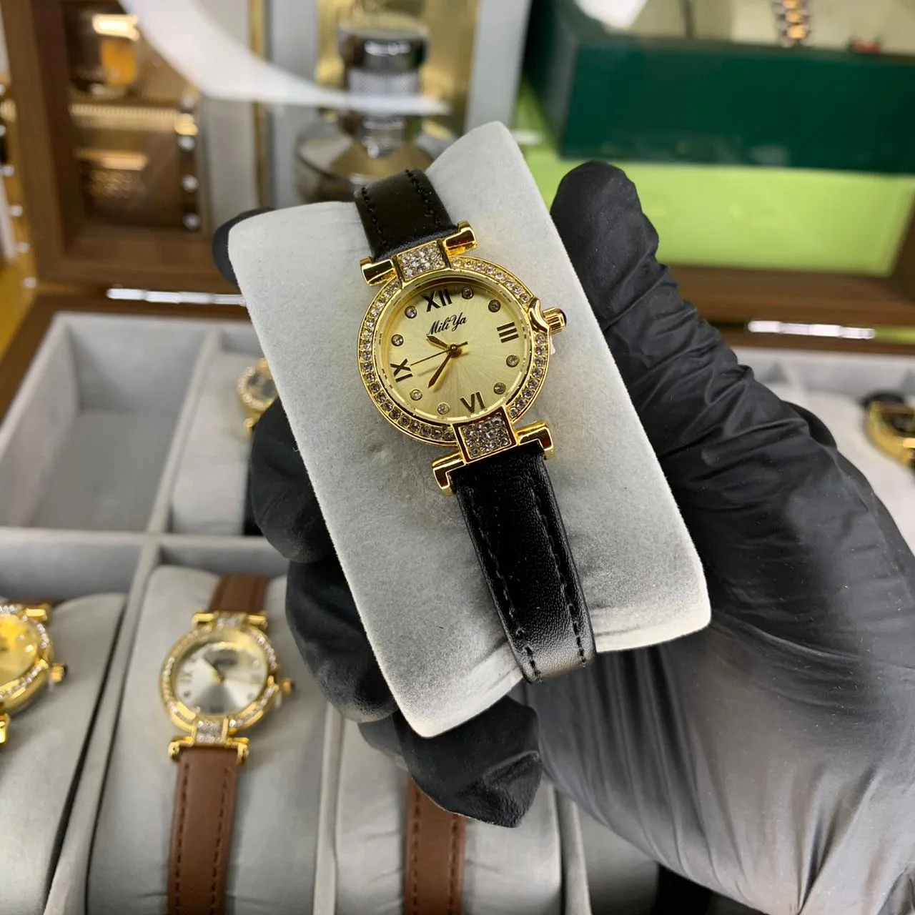 ساعة نسائية miliya جلد