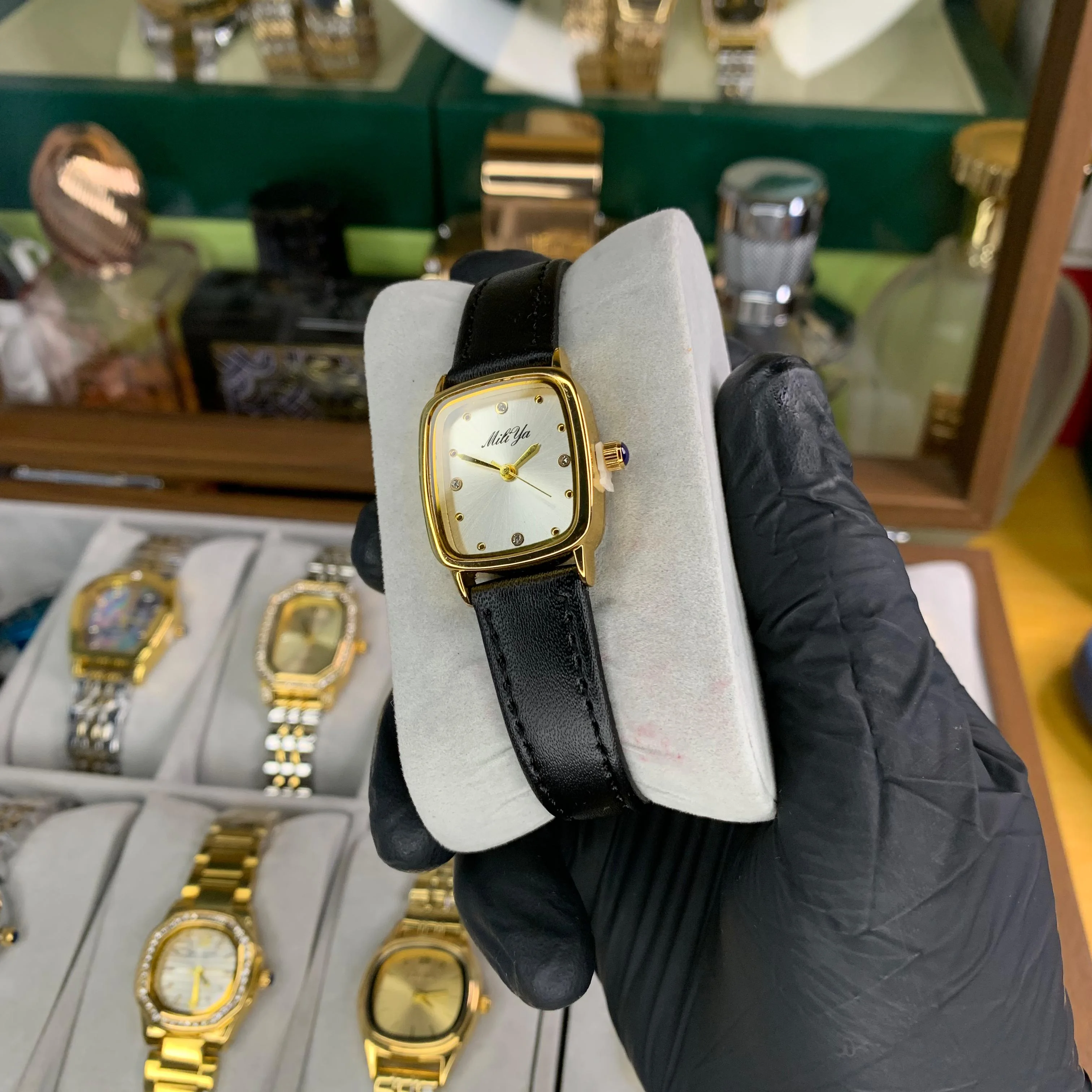 ساعة نسائية miliya جلد