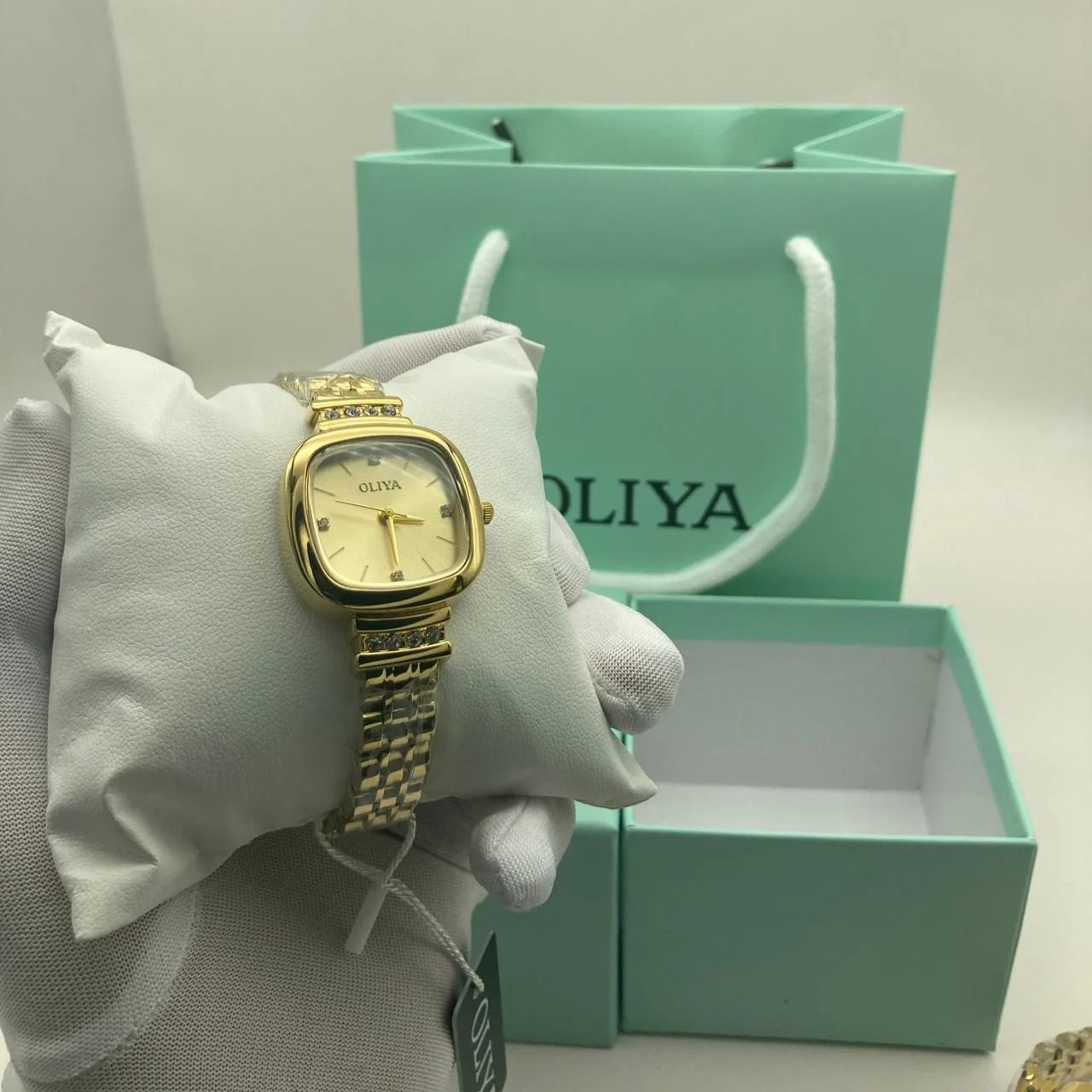 ساعة نسائية OLIYA