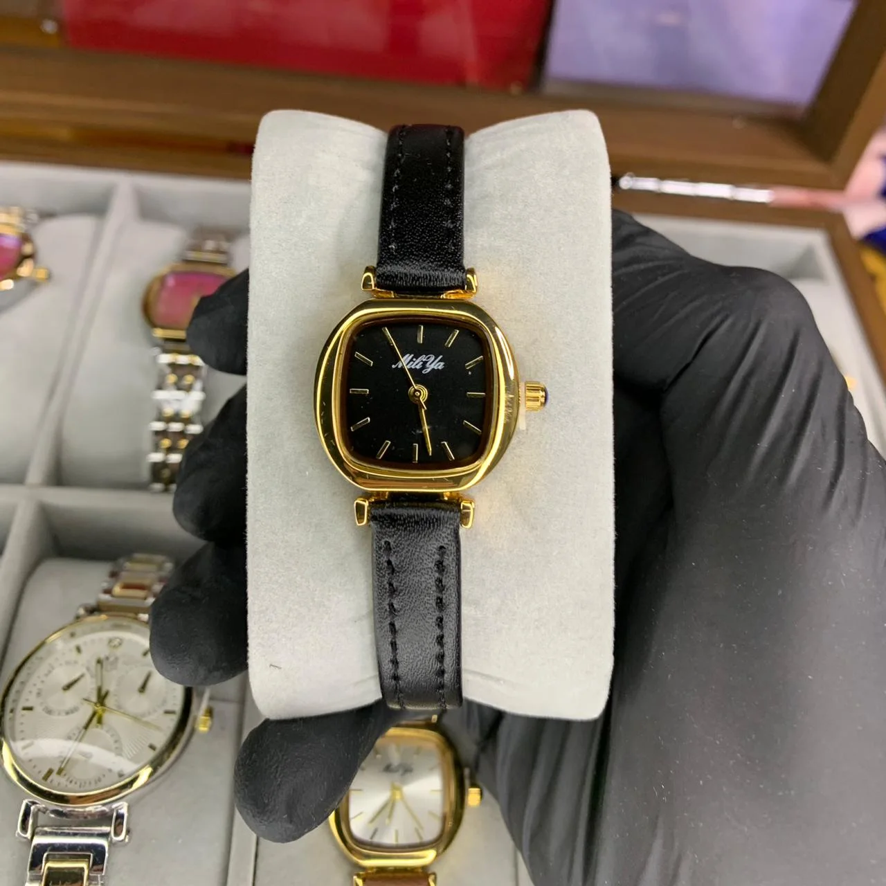 ساعة نسائية miliya جلد