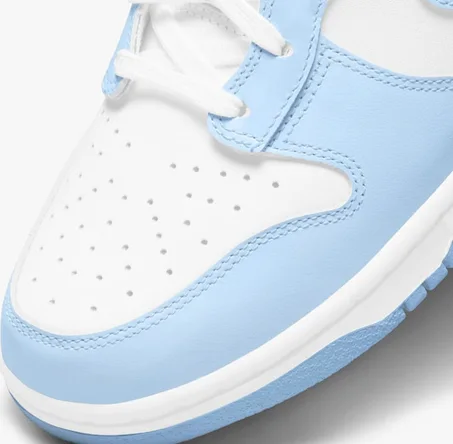 حذاء رياضي أنيق