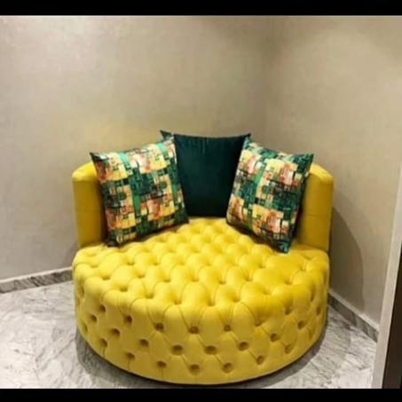 أريكة مصنوعة يدوياً بجودة عالية - لمسة فنية تزين منزلك