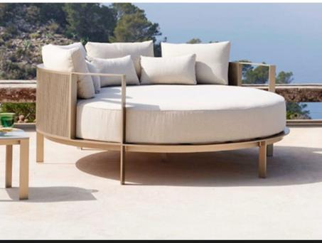 استمتع بأيام الصيف تحت أشعة الشمس مع طرونزاتنا الفاخرة