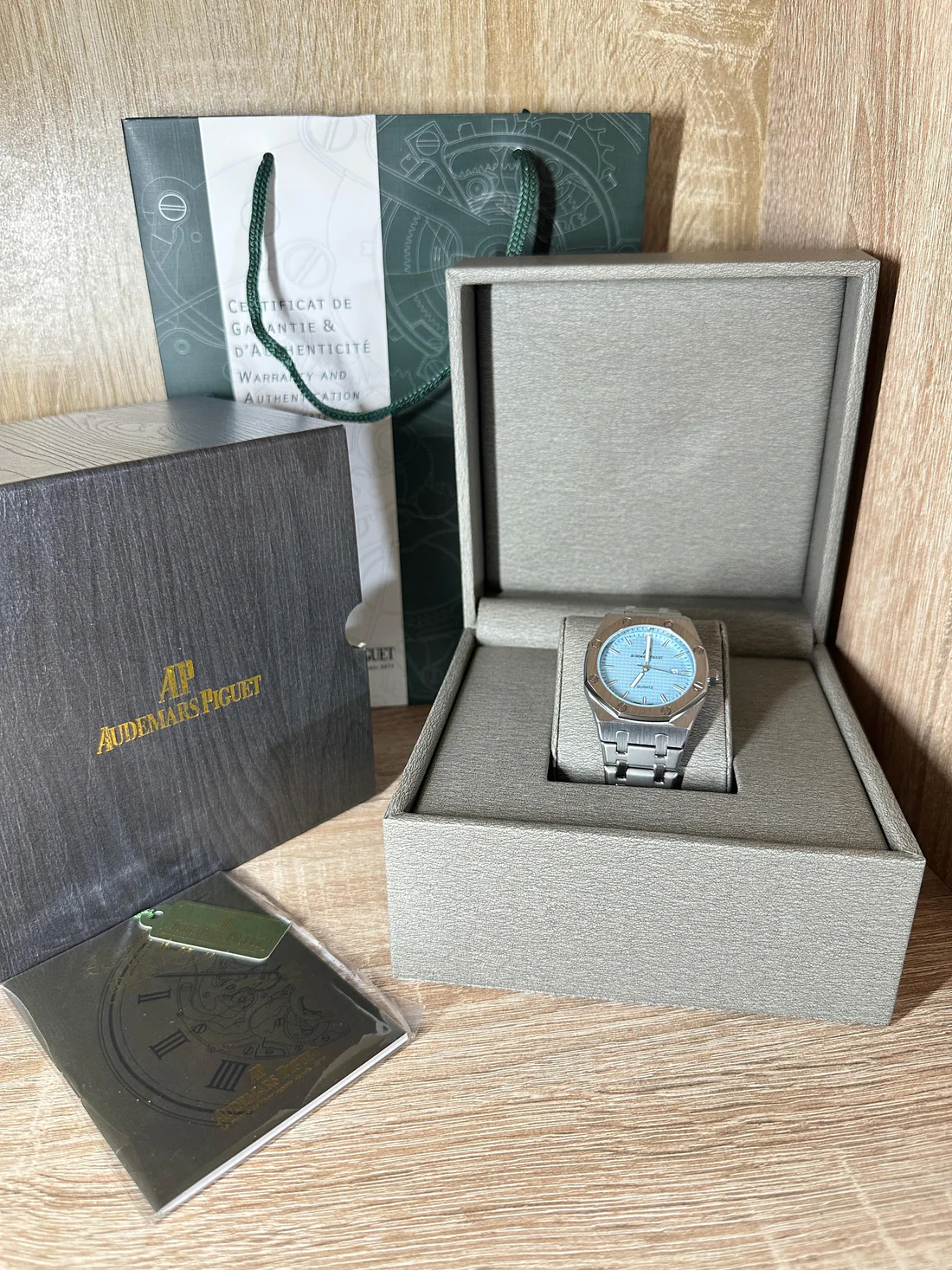 AUDEMARS PIGUET HOMMES COFFRET