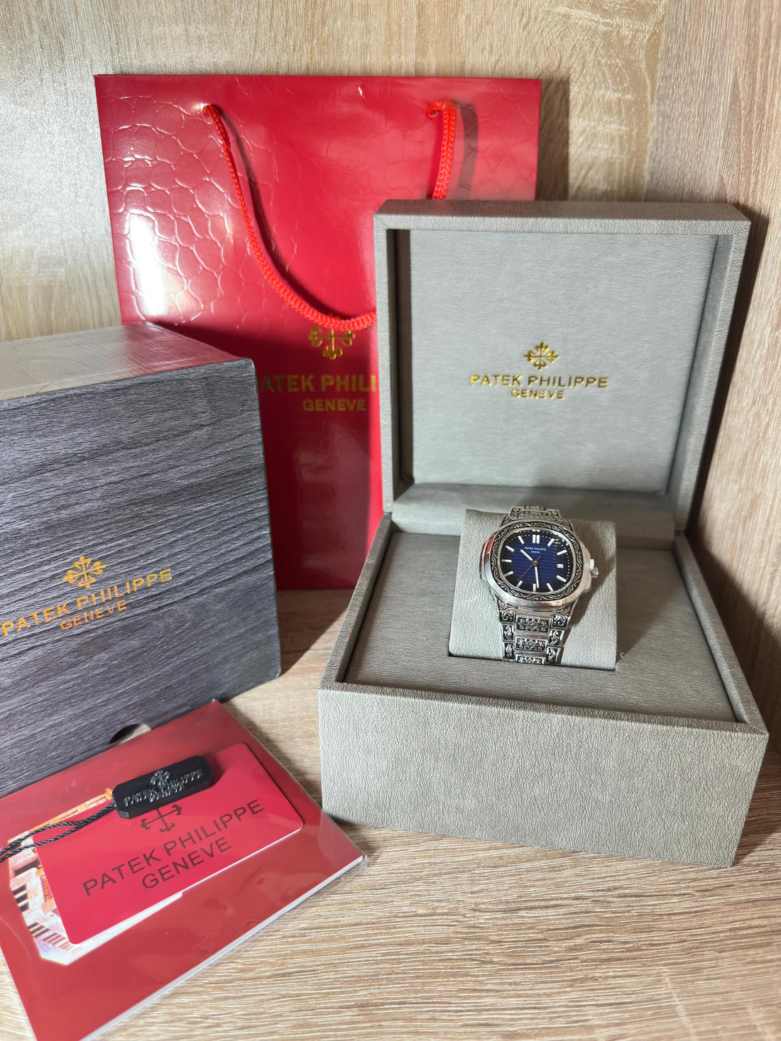 PATEK SCULPTÉ COFFRET