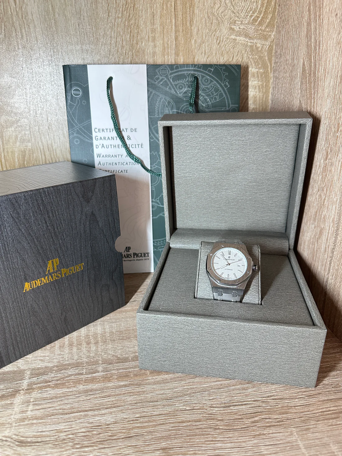 AUDEMARS PIGUET HOMMES COFFRET