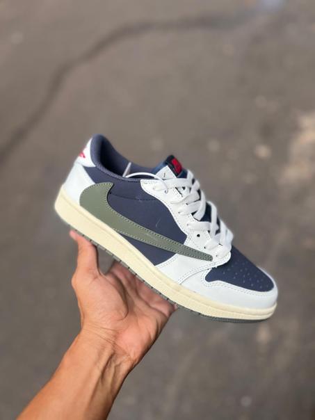 Jordan 1 Retro Low OG SP Travis Scott Medium