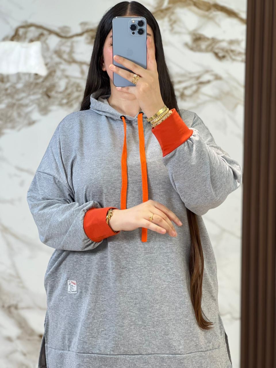 سورفيت نسائي مكون من مقطعتين