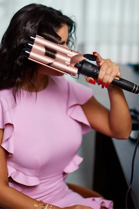 خصم خااااص لاول 10 عملاء فقط ..! مشط حراري بدون صوت 3*1 ،، حتي لو شعرك حبتين من السشوار يعطي ڤوليوم وكثافة  .. توصيل مجاني بالكويت