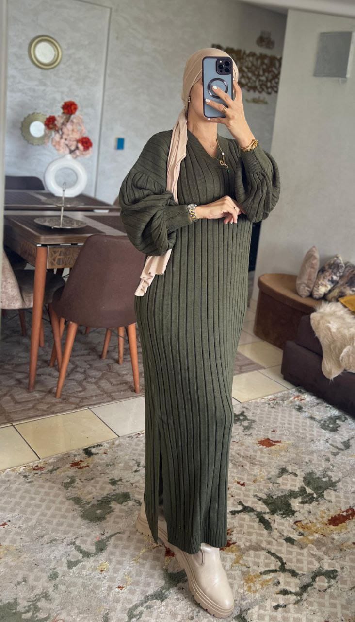 Robe élégante et décontractée pour un style moderne.