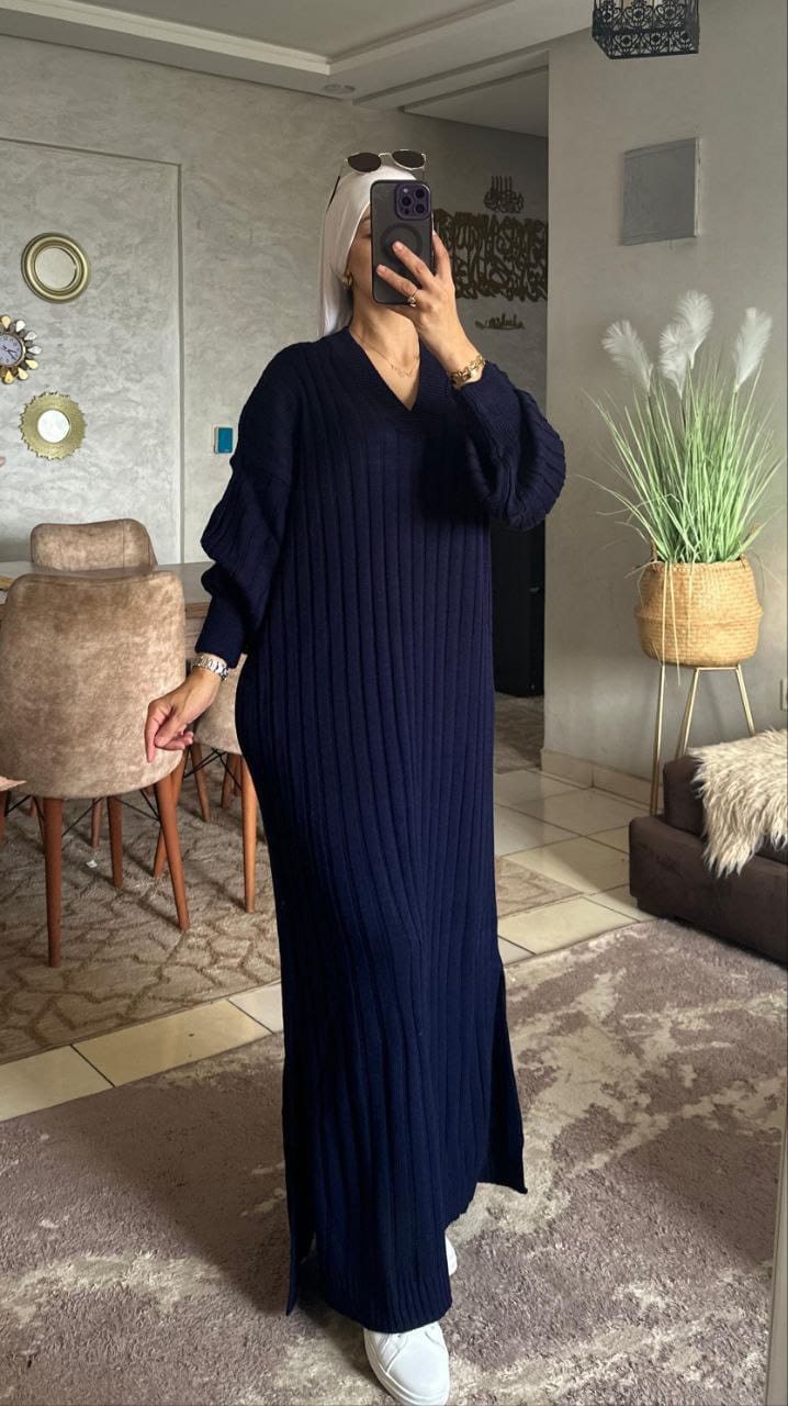 Robe élégante et décontractée pour un style moderne.