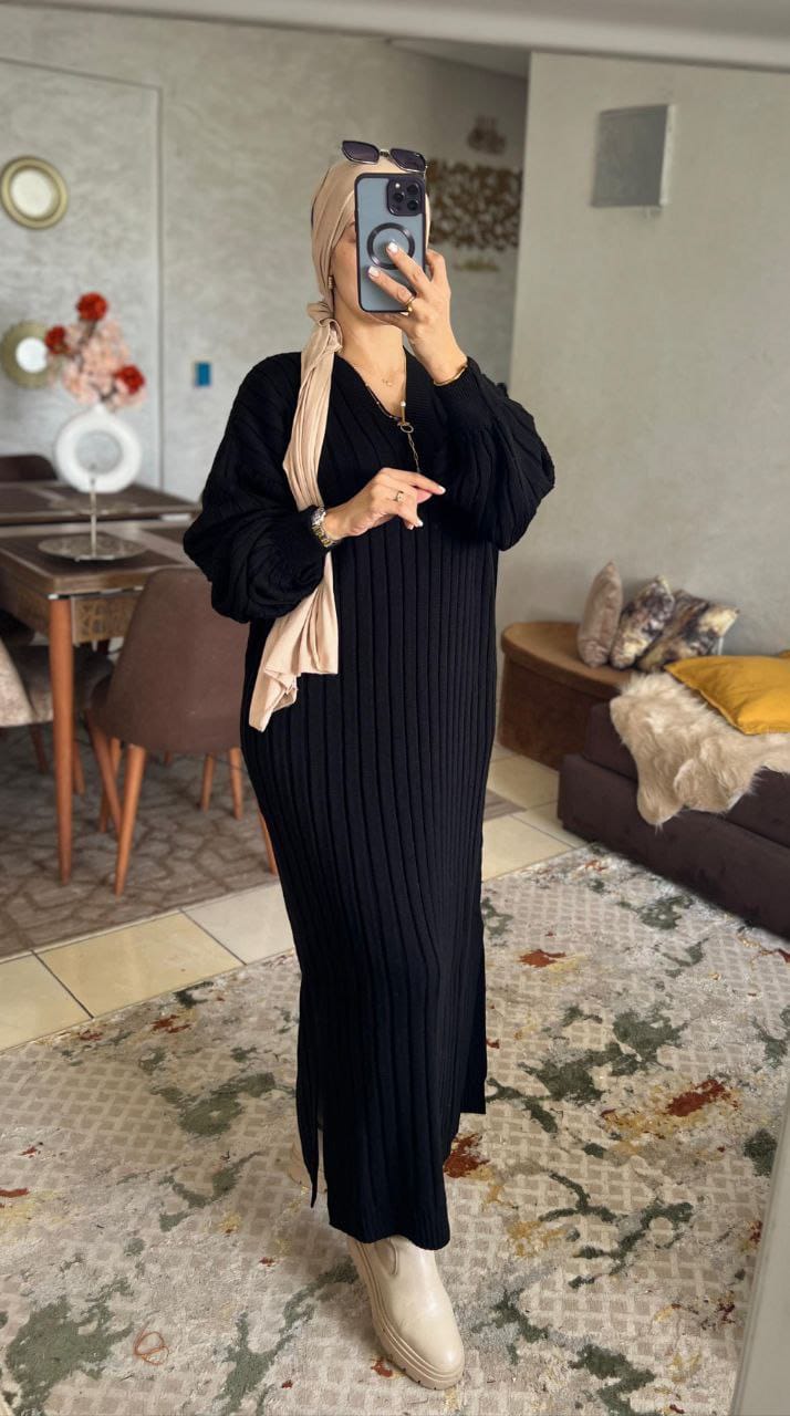 Robe élégante et décontractée pour un style moderne.
