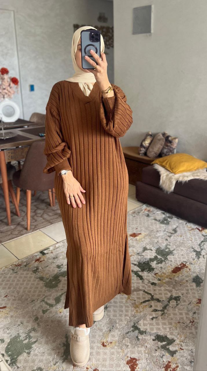 Robe élégante et décontractée pour un style moderne.