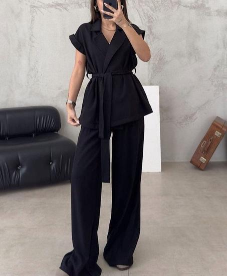 Ensemble sans manches avec ceinture et pantalon large