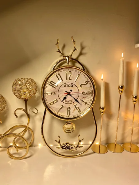 Horloge murale de luxe au design Markor