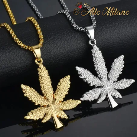 Collier avec pendentif de marijuana