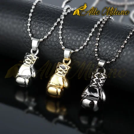 Collier avec pendentif de gants de boxe