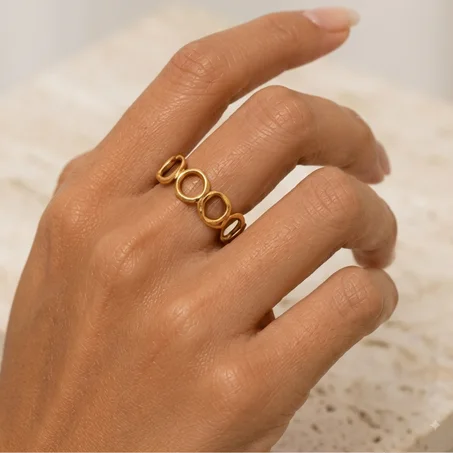 Bella ring