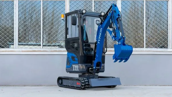 TYPHON TERROR XIX Prestige Cabin Mini Excavator 4200lbs 20.4 HP Kubota D902 with Boom Swing, Retractable Tracks