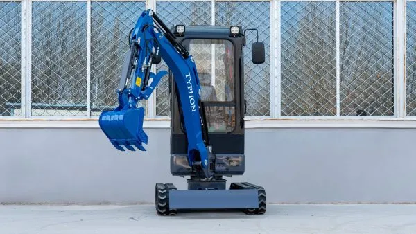 TYPHON TERROR XIX Prestige Cabin Mini Excavator 4200lbs 20.4 HP Kubota D902 with Boom Swing, Retractable Tracks