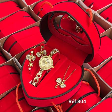 كوفري هدية من 4 قطع زائد علبة جميلة و مرآة