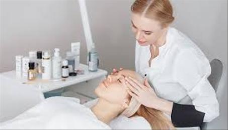 التجميل والعناية بالبشرة