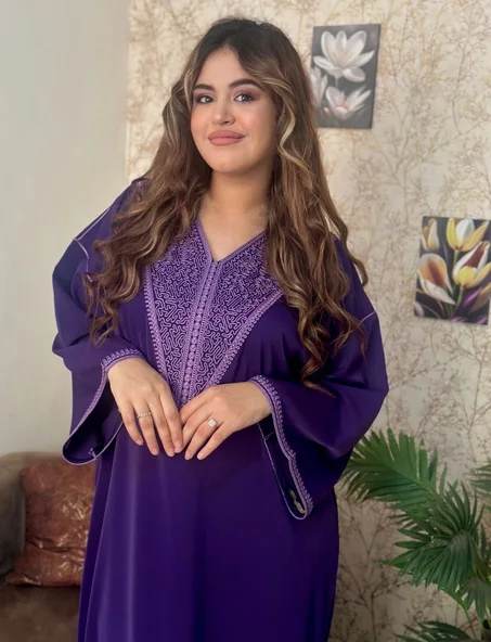 قفطان مغربي فاخر للأعياد والمناسبات أرجواني غامق