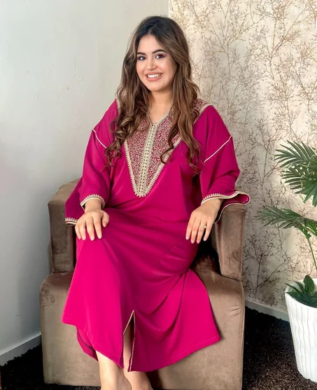 قفطان مغربي فاخر للأعياد والمناسبات فوشيا