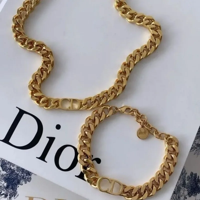 Collier chaîne dorée Velora