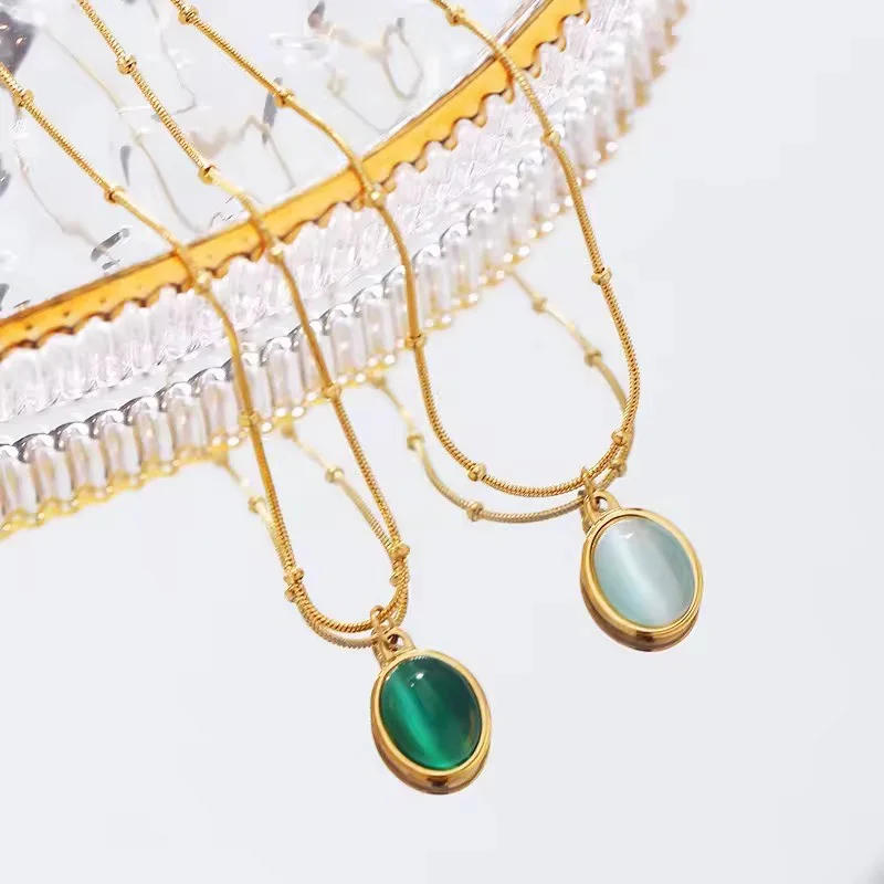 Necklace Blue Cat's Eye Stone / قلادة من حجر عين القط الأزرق