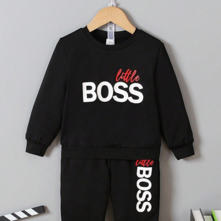 طقم مطبوع بطباعة عصرية – تيشيرت مع سروال