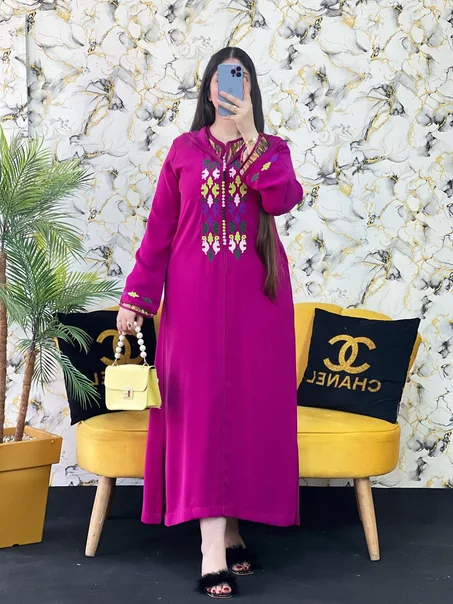 جلابة بالقفطان مطروز بالعقاد