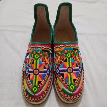 بلغة نسائية أمازيغية من الجلد (تݣونيضيفت) التوصيل مجاني.