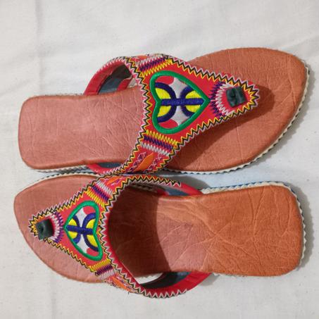 صباعيات نسائية أمازيغية مطروزة, التوصيل مجاني.