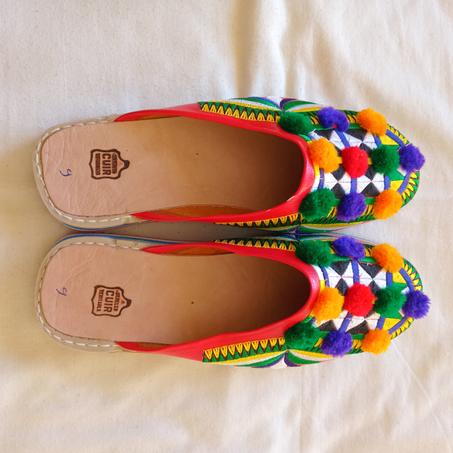 صابو نسائي مطروز, التوصيل بالمجان.