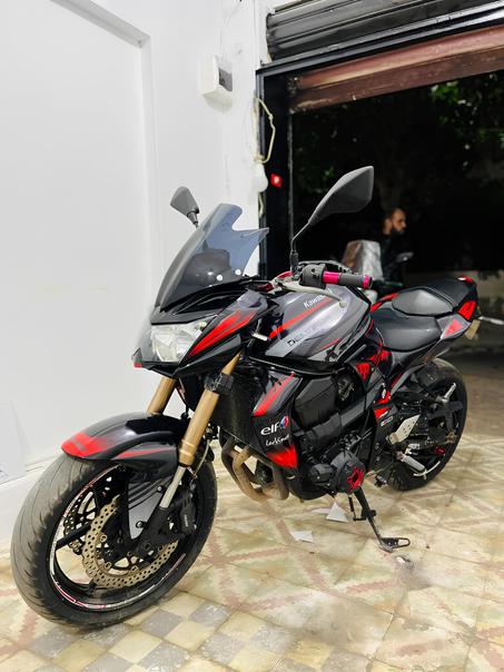 Kawasaki Z750 graphic kit ROUGE