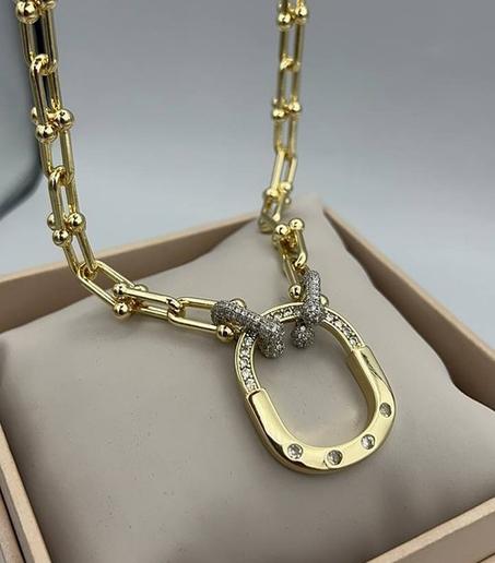 قلادة تيفاني