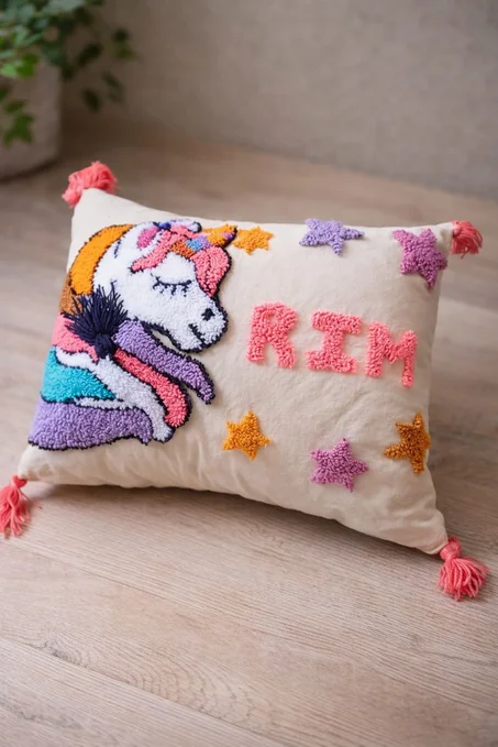 مخدة "اليونيكورن السحري" مخصصة بالاسم | Coussin Licorne 🦄✨