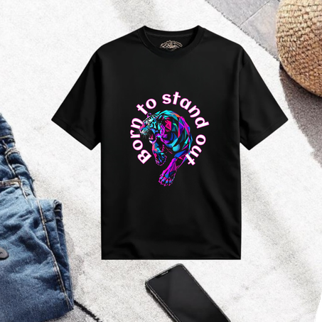 T-shirt “Born to Stand Out” – Design panthère néon