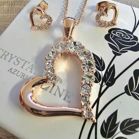 Fashion Heart & Necklace Gold / عقد قلب ذهبي