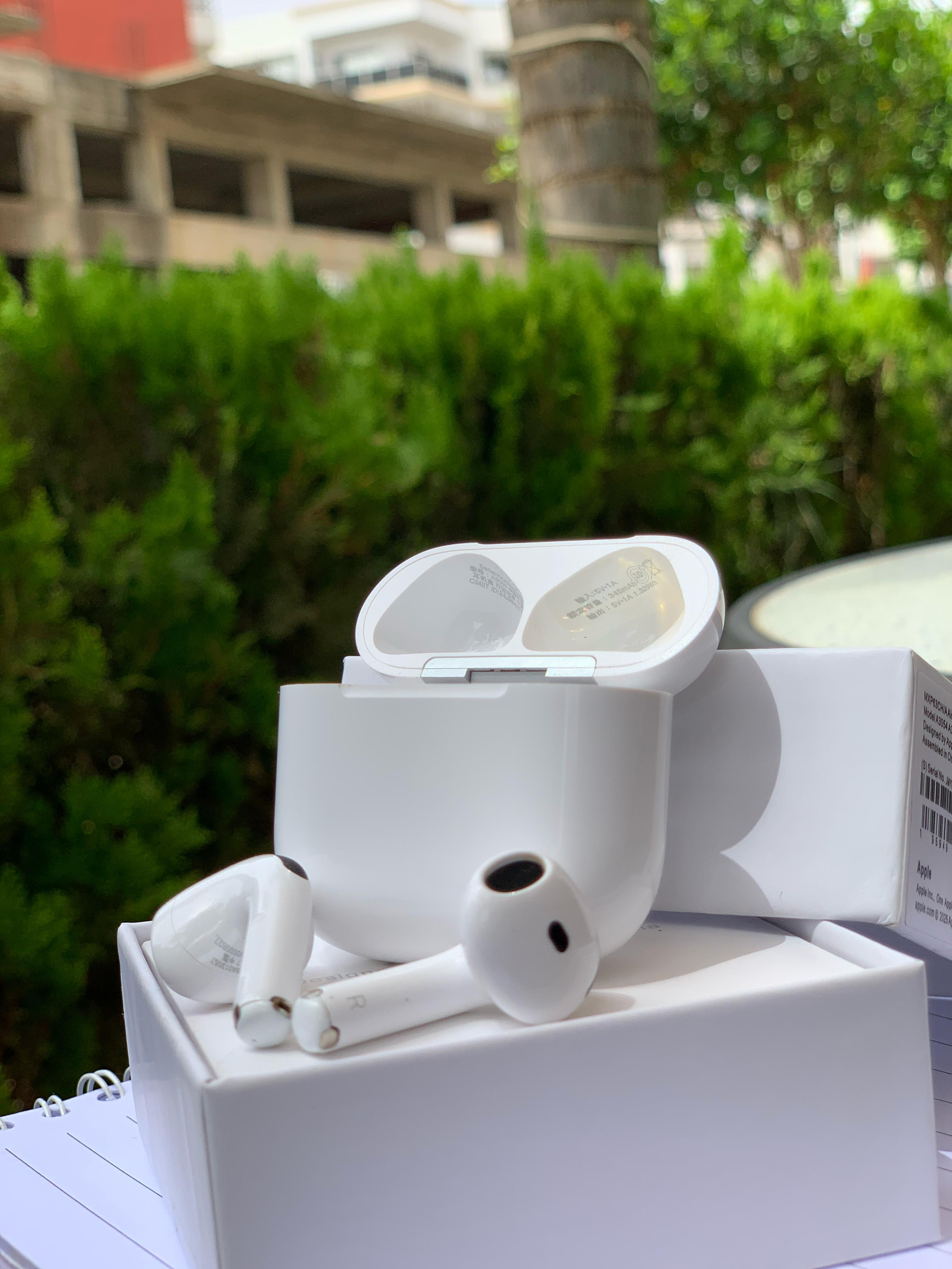 AirPods 4