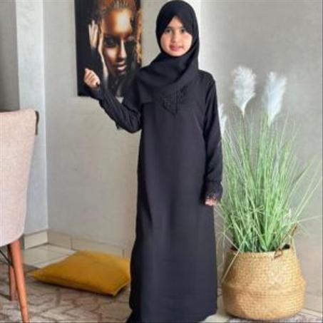 باك 2 عباية تاع البنات للصلاة  ثوب كريب الخدمة متقونة 🦋🦋